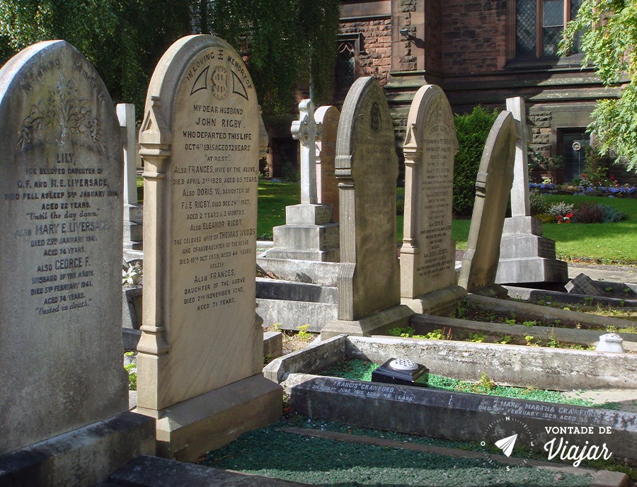 Lápide no cemitério de Liverpool não foi inspiração direta para Paul, mas é possível que a escolha do nome Eleanor Rigby tenha soado natural por já tê-lo visto antes