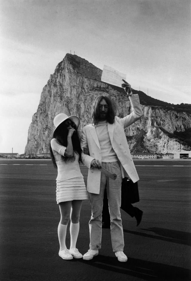 Balada de John e Yoko - Certidao de casamento em Gibraltar