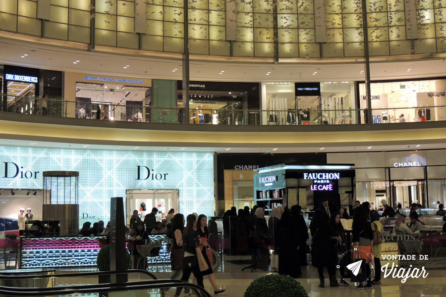 Emirados Arabes - Marcas de luxo no Dubai Mall - foto de Anna Carolina Levier para o blog Vontade de Viajar