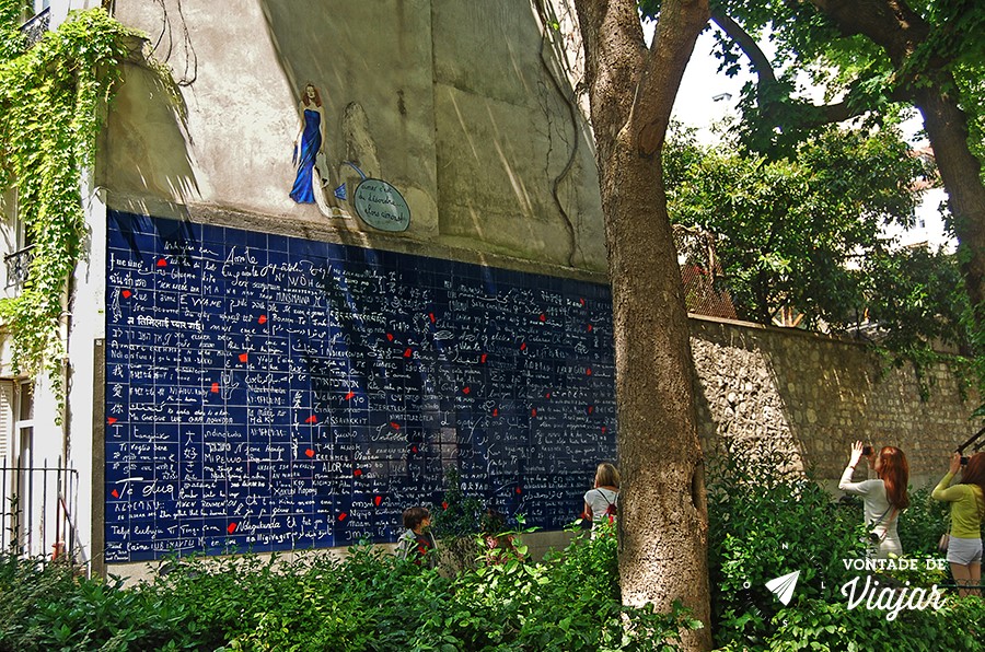 muro do eu te amo em paris - eu te amo escrito em 300 linguas