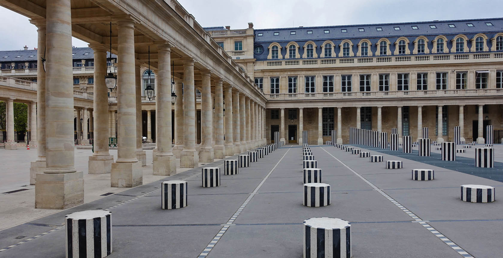 https://vontadedeviajar.com/wp-content/uploads/2016/02/Paris-Jardim-do-Palais-Royal-foto-Guilhem-Vellut-dicas-de-viagem-no-blog-Vontade-de-Viajar.jpg