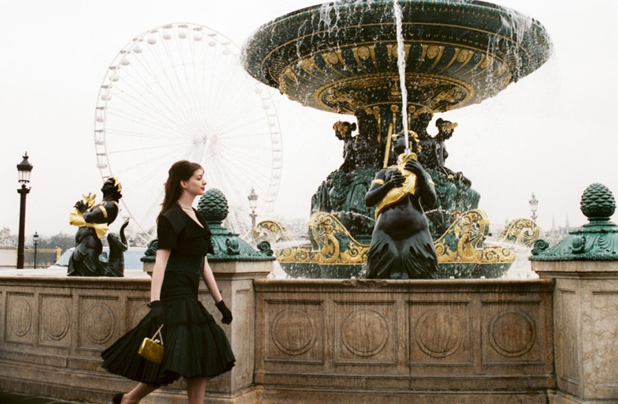 paris-diabo-veste-prada-place-de-la-concorde